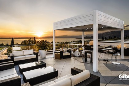 LET THE SUNSHINE IN:la stanza del sole