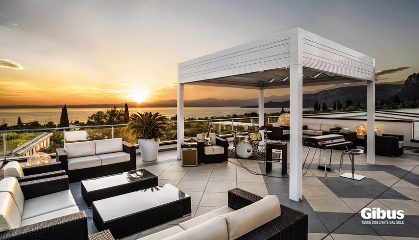 LET THE SUNSHINE IN:la stanza del sole