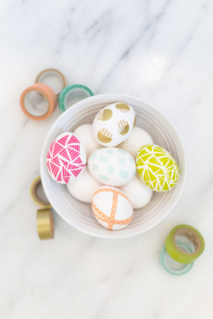 decorare le uova per Pasqua