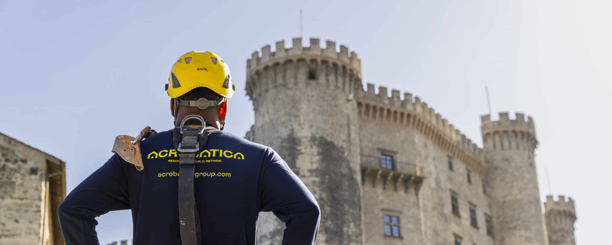 Acrobatica: l'importanza della manutenzione degli edifici storici
