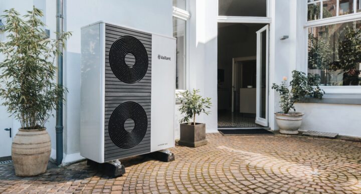 Integrazione architettonica delle pompe di calore: normative e permessi in centro storico